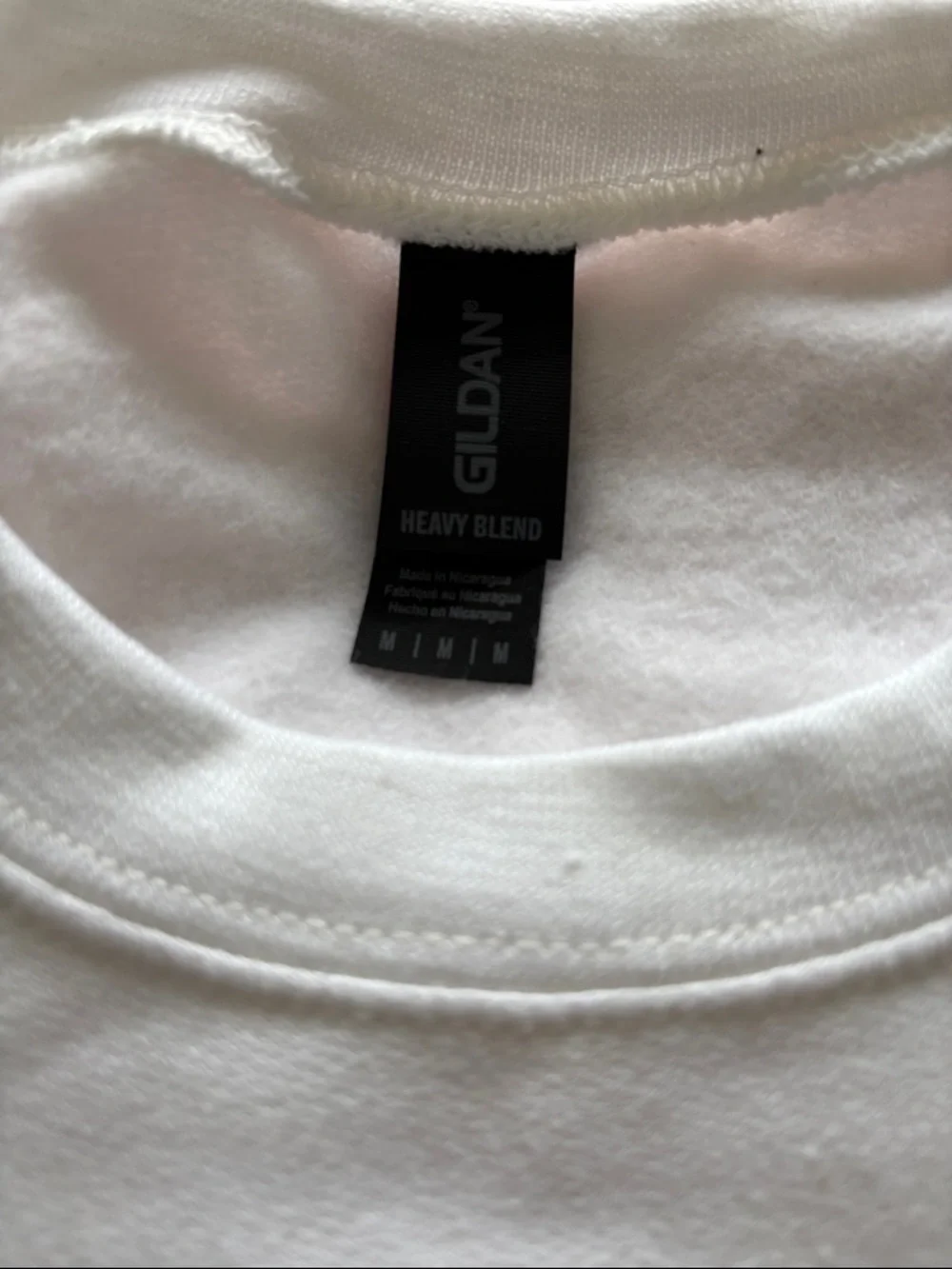 Disney NWOT  White Sweatshirt with Mickey and Minnie Hearts-Firm price - Picture 5 of 5